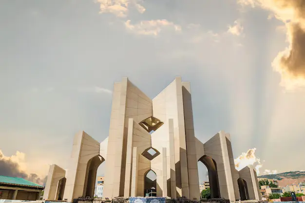افراد مشهور دفن شده در مقبره الشعرا تبریز