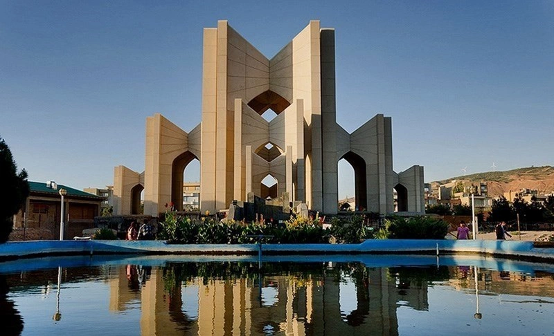 بنای یادبود مقبره الشعرا تبریز آرامگاه شاعران بزرگ ایران