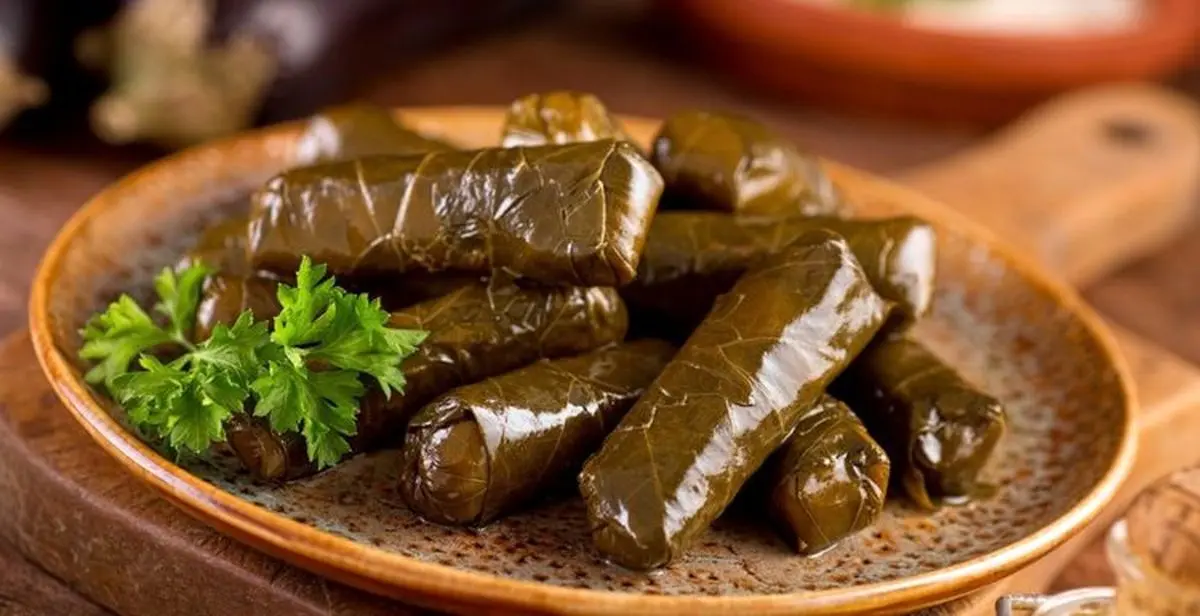 دلمه برگ مو از خوشمزه ترین غذاهای سنتی تبریز