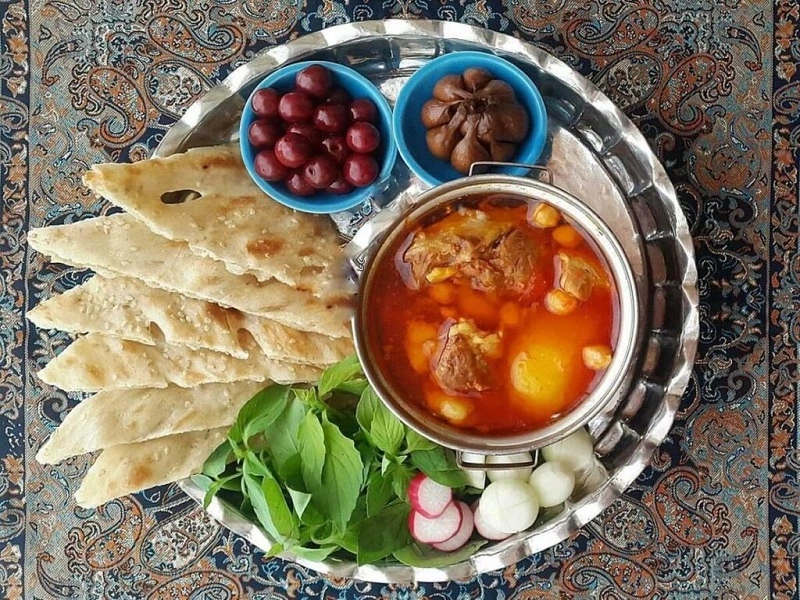 آبگوشت و کبابی مولانا دیزی سنتی تبریز