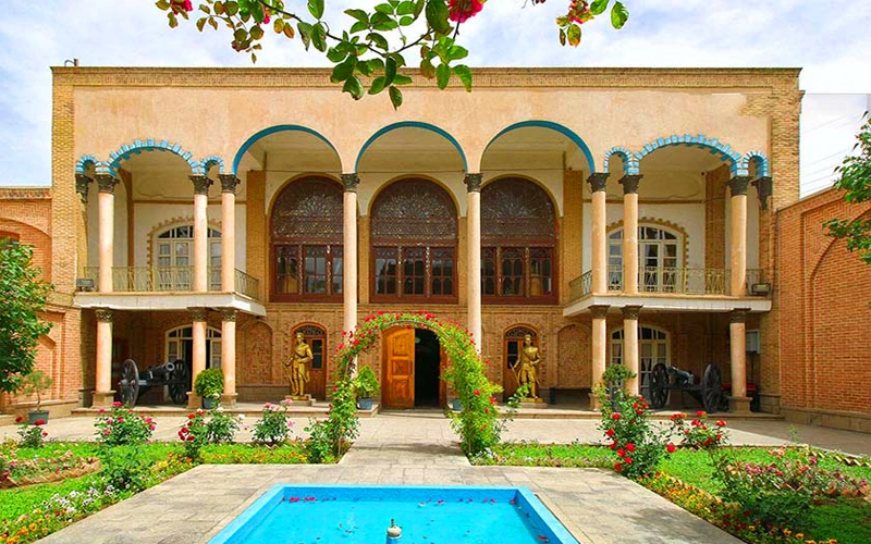 خانه مشروطه تبریز جاذبه های باستانی تبریز