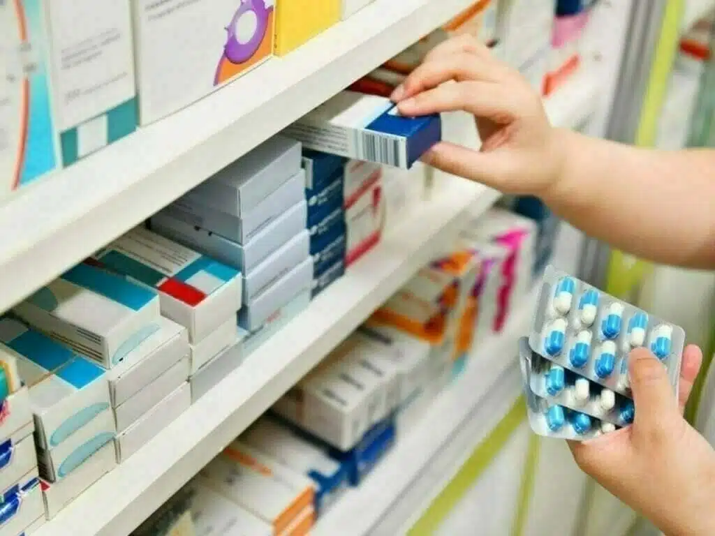داروخانه سپید داروخانه پیشرو تبریز