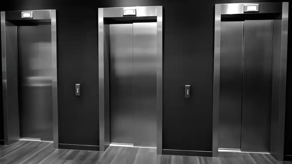  شرکت آسانسور سهند فراز خدمات تخصصی سرویس و نگهداری 